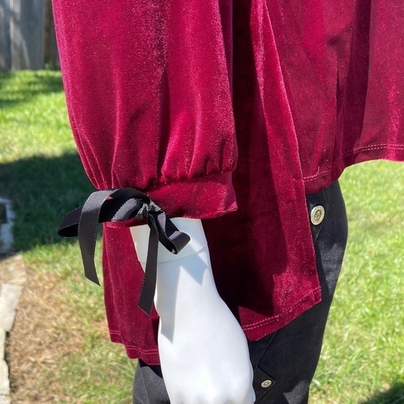NWT ROMEO & Juliet Couture Burgundy Velvet Open Tie Back Cold Shoulder Top - Picture 7 of 12